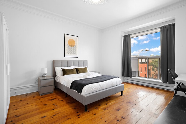 Building Photo - 3225 Rue Saint-Antoine