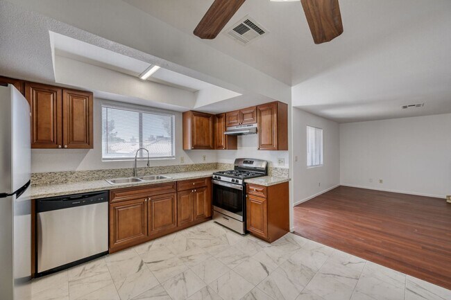 Foto del edificio - 6713 W Charleston Blvd