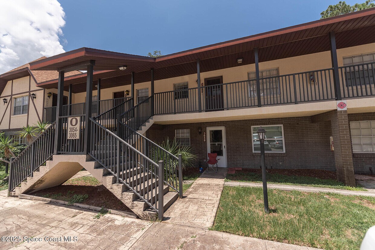Primary Photo - 3059 Sir Hamilton Cir