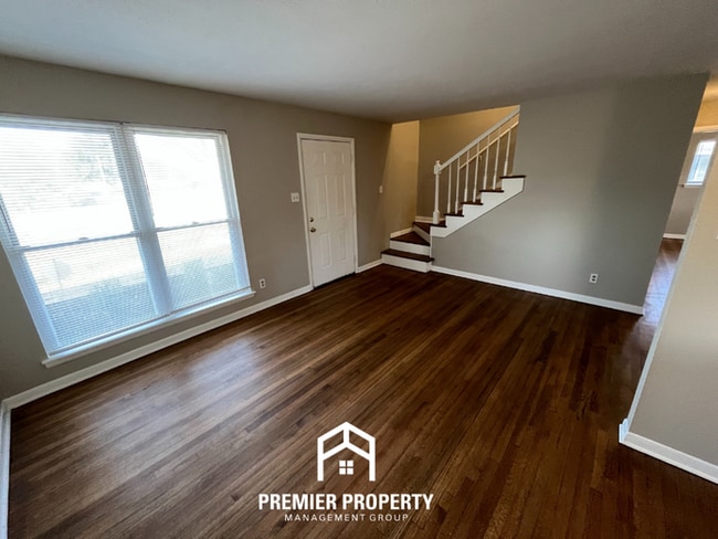 Photo - Beautiful 3BR/2BA Memphis Home with Hardwood Floors, Formal Dining & Fenced Yard