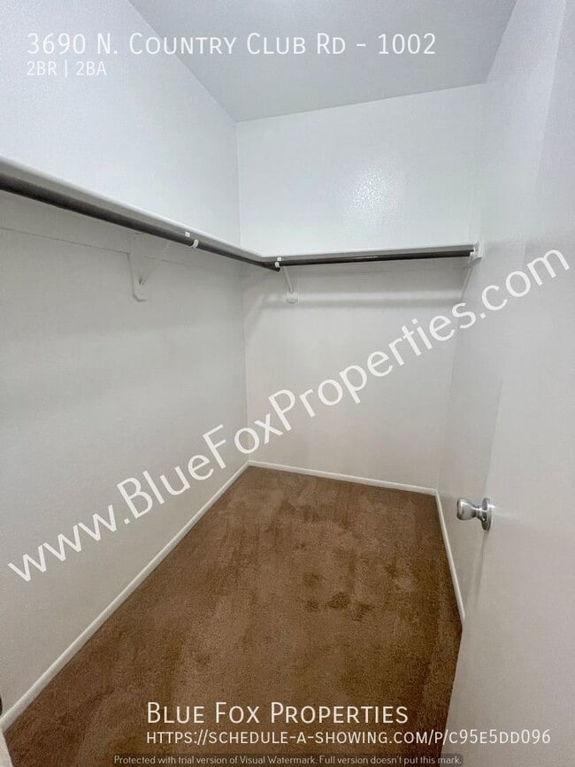 Building Photo - 3690 N. Country Club Rd #1002