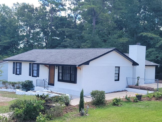 Building Photo - 3579 Kingsview Dr