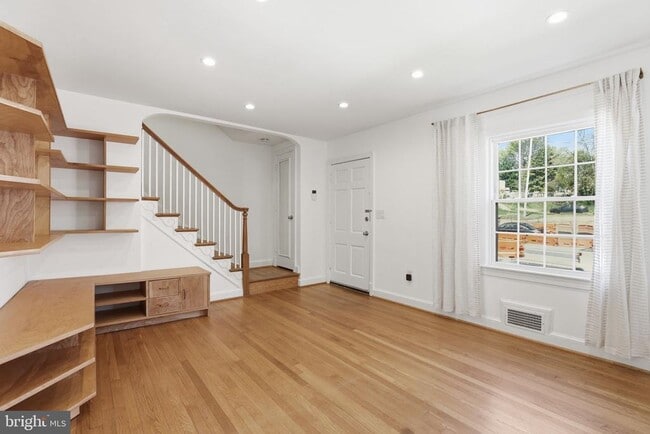 Foto del edificio - 618 Wayne Ave