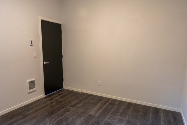 Building Photo - 3Bd/3.5Ba Seattle Townhouse