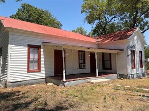 Building Photo - 910 Bunton Ln