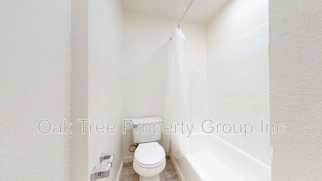 Foto del edificio - 144 Grand Ave