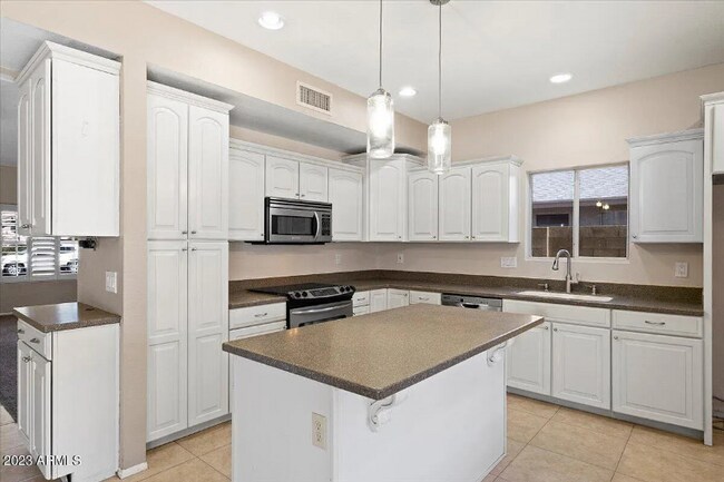 Building Photo - 4207 W Calle Lejos