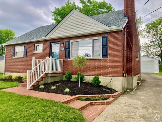 Building Photo - 3893 Mantell Ave