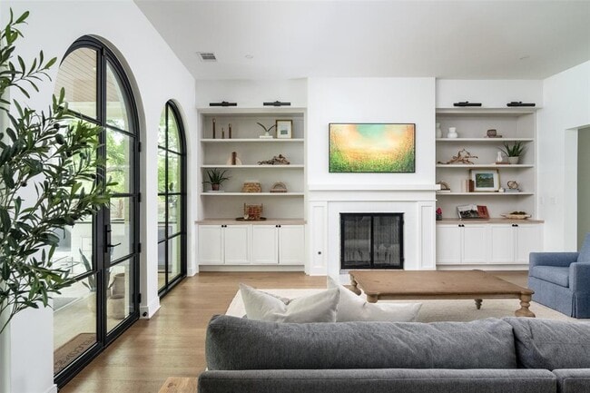 Building Photo - 2902 Oak Haven Dr