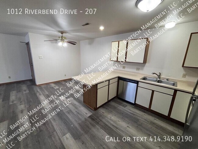 Foto del edificio - 1012 Riverbend Dr