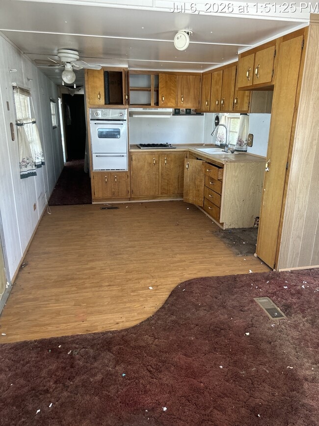 Building Photo - 800 W Apache Trail