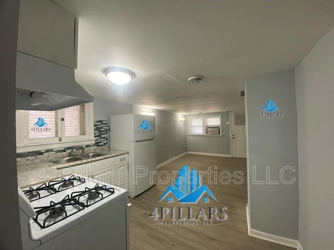 Building Photo - 5007 Magoun Ave