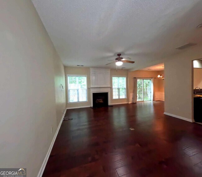 Foto del edificio - 4132 Royal Regency Cir