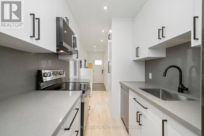 Photo du bâtiment - 709 Willard Ave