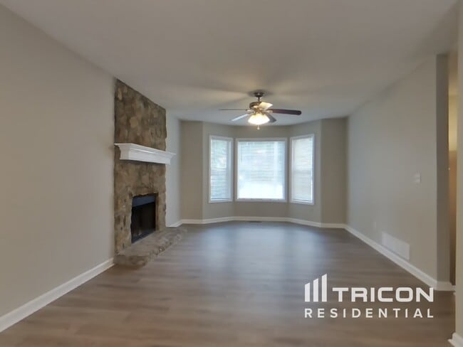 Building Photo - 236 Hampton Dr