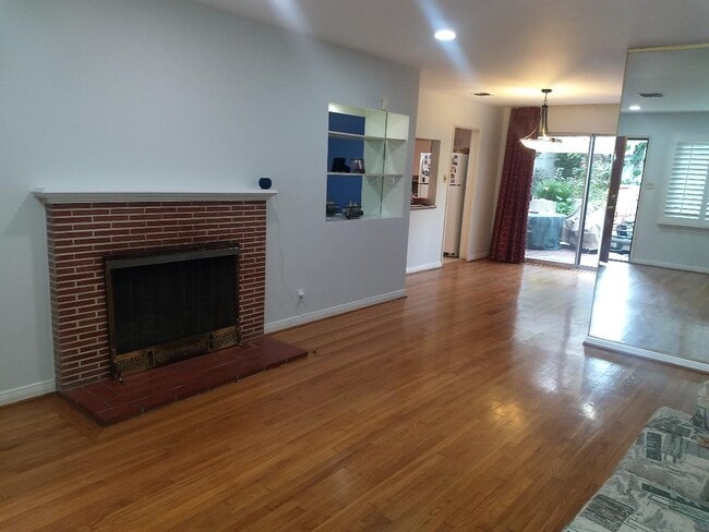 Building Photo - 7541 Agnew Ave