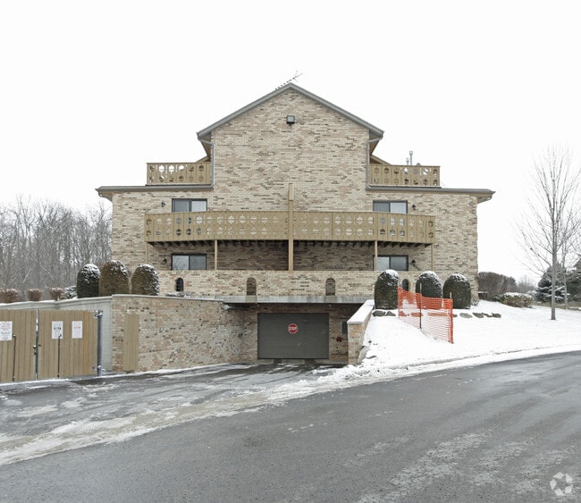 Parkwood Lake Apartments Rentals Franklin, WI