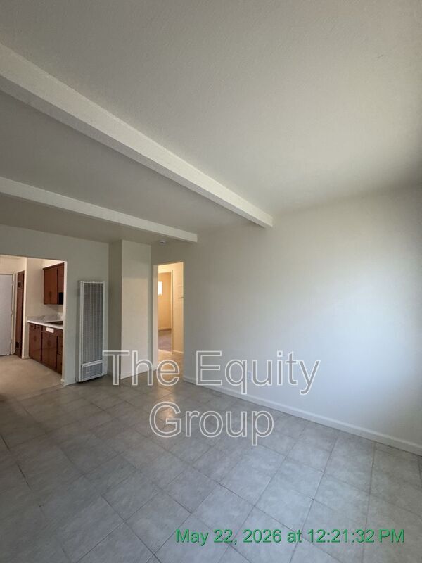 Foto del edificio - 513 E Myrtle Ave