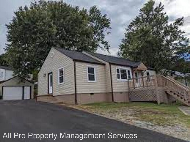 Building Photo - 3 br, 2 bath House - 628 Algonquin Dr