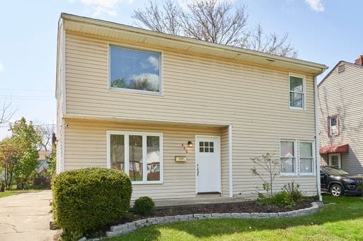 Building Photo - Totally renovated and new 5 Bedroom 2.5 Ba...