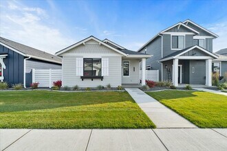 Building Photo - 5103 E Dorado Ave