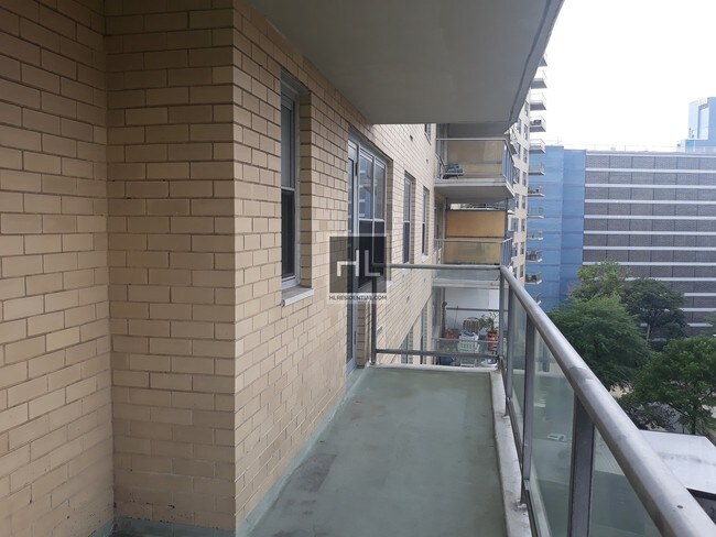 Building Photo - 2500 Johnson Ave