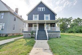Building Photo - 355 Union St