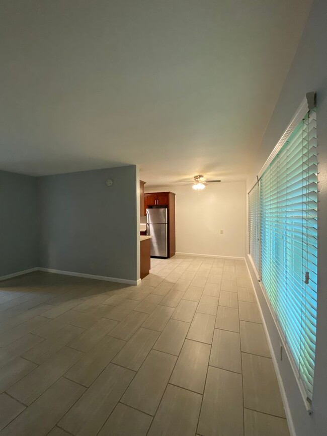 Foto del edificio - East Village Condo *Manager's Special - $1...