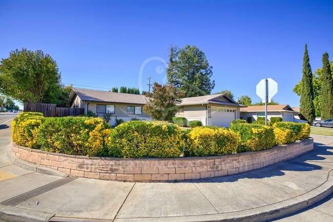 Building Photo - 7501 Saybrook Dr