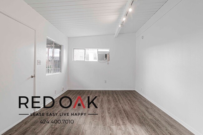 Building Photo - 128 Normandie Ave