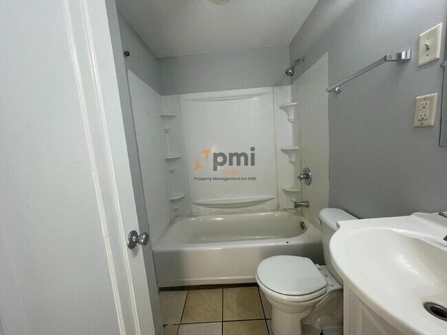 Foto del edificio - 8000 Lake Shore Dr