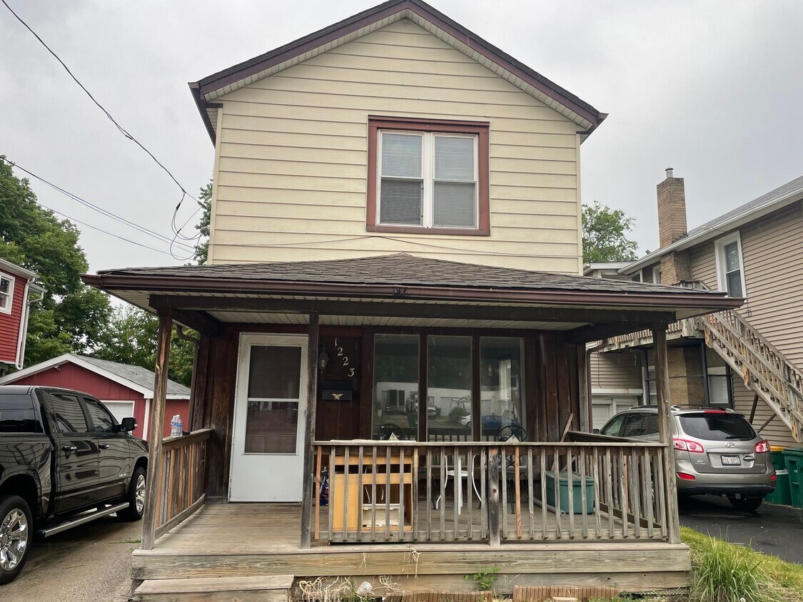 1223 S State St, Lockport, IL 60441 House Rental in Lockport, IL