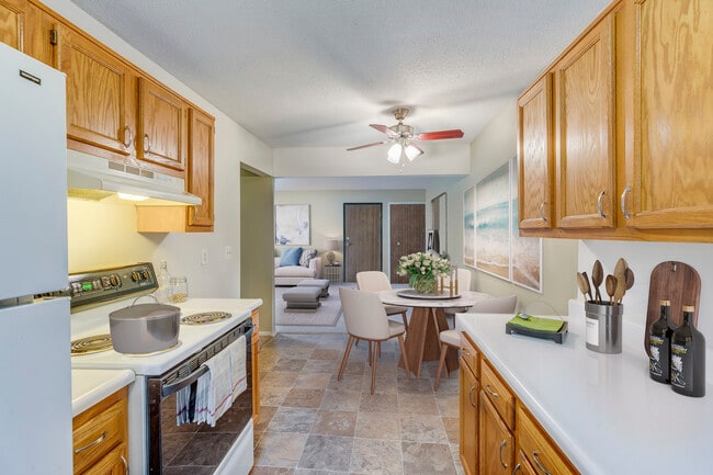 Hampton Court Westland MI 48185 Apartments com Hampton Court Westland MI 48185 Apartments com