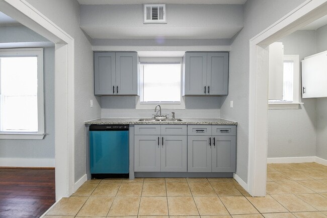 Foto del edificio - 3015 Isabella St