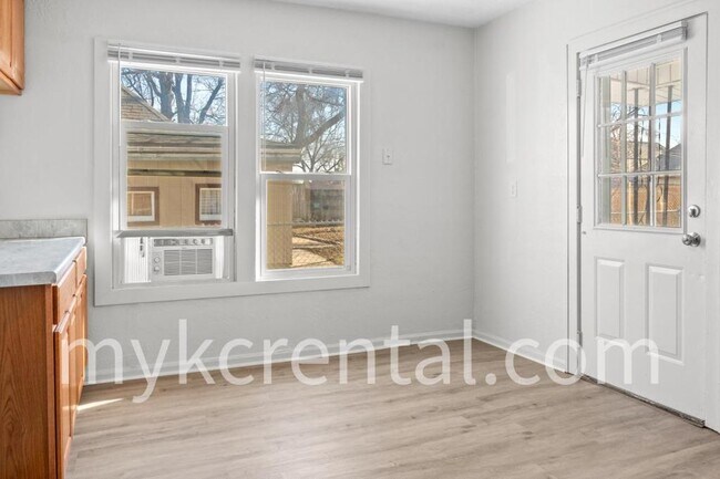 Foto del edificio - 1129 Hasbrook Ave