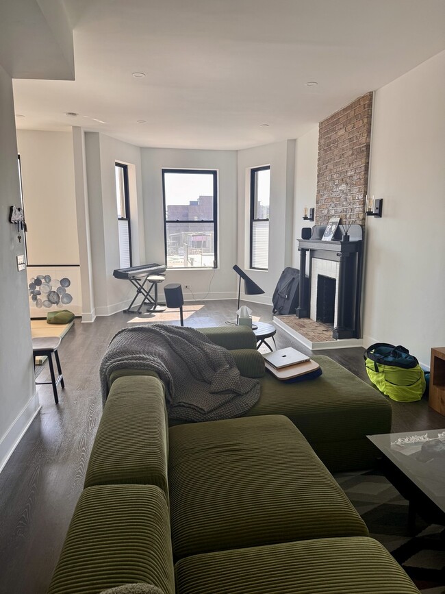 Foto del edificio - 948 W Addison St