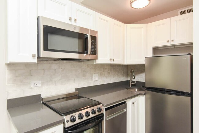 Foto del edificio - 640 W Wrightwood Ave