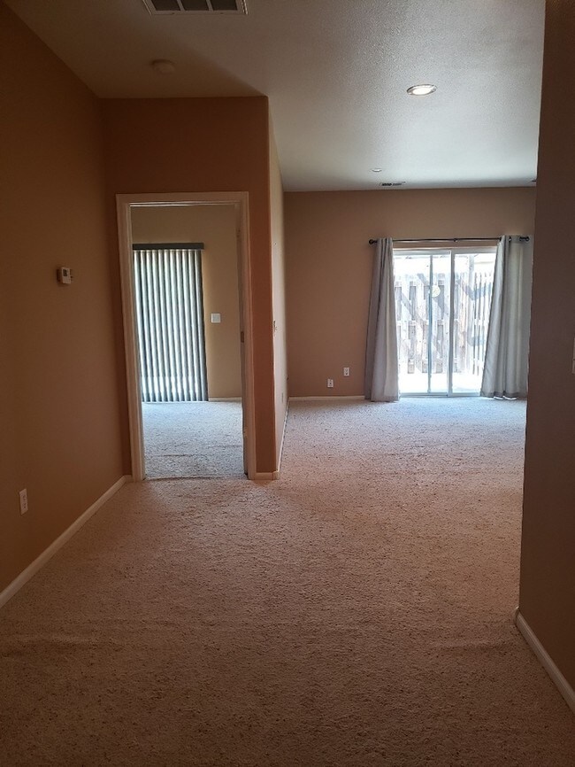Building Photo - 4008 Gem Trail