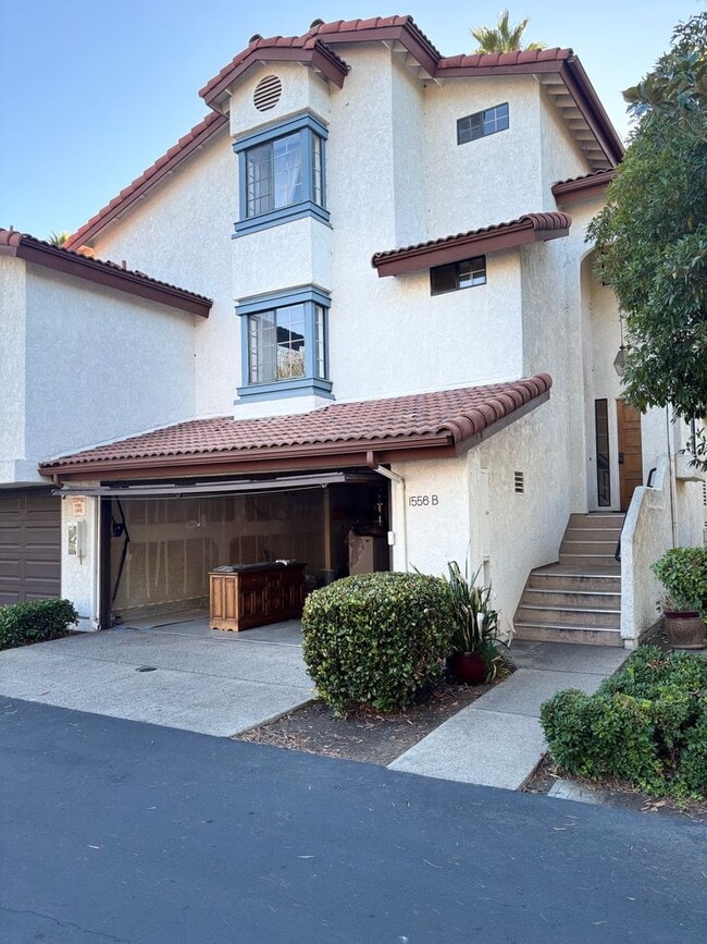 Building Photo - 1556 Apache Dr