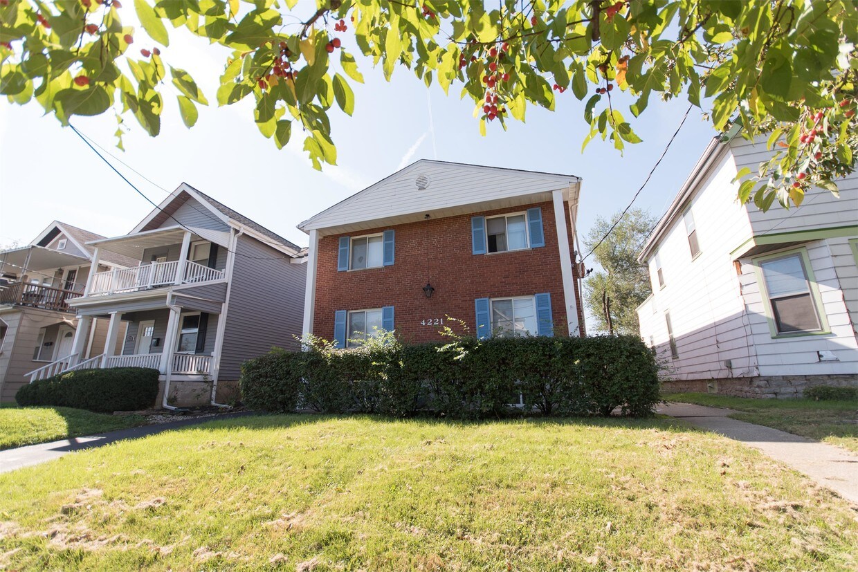 Primary Photo - 4221 Brownway Ave