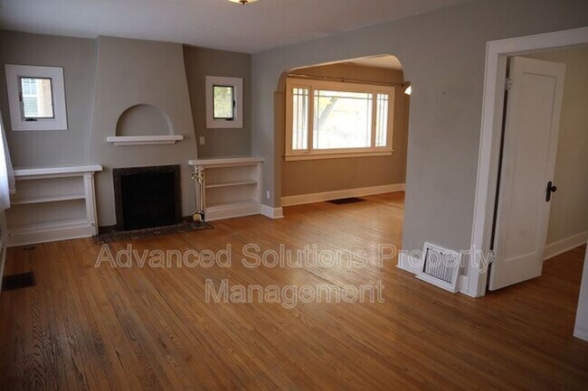 Building Photo - 1590/1592 E Laird Ave