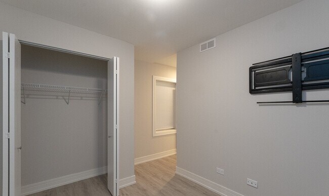 Primary Bed - 916 W Willow St