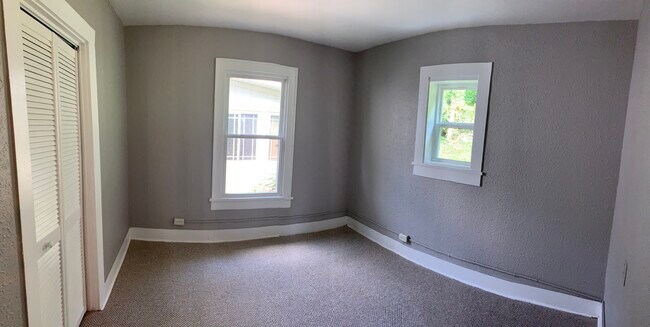 Photo - 5301 Ross Rd House