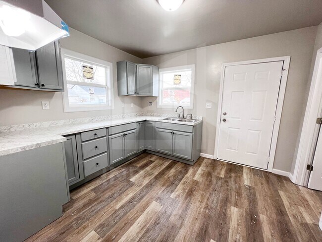 Building Photo - 2026 S State Ave