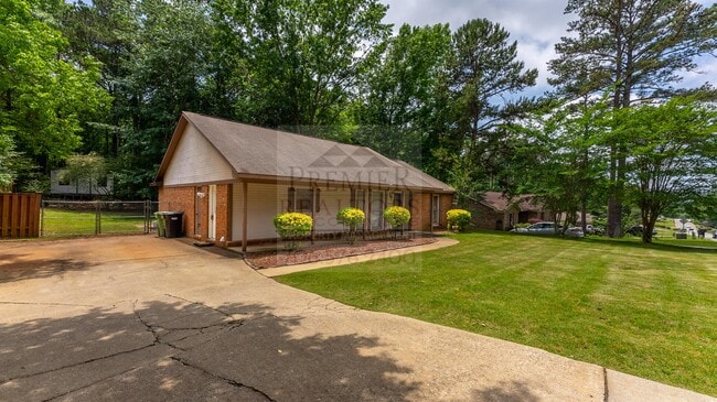 Building Photo - 4811 Bridlewood Dr