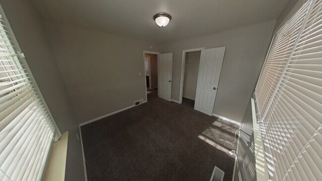 Foto del edificio - 22819 Nagel St