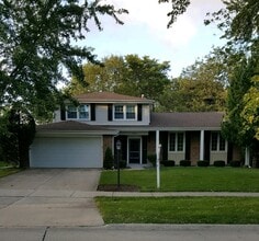 3402 Winnetka Rd