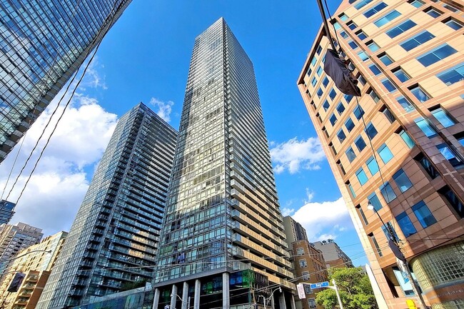 Building Photo - 38 Grenville St