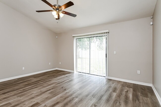 Building Photo - 351 Montgomery Ct