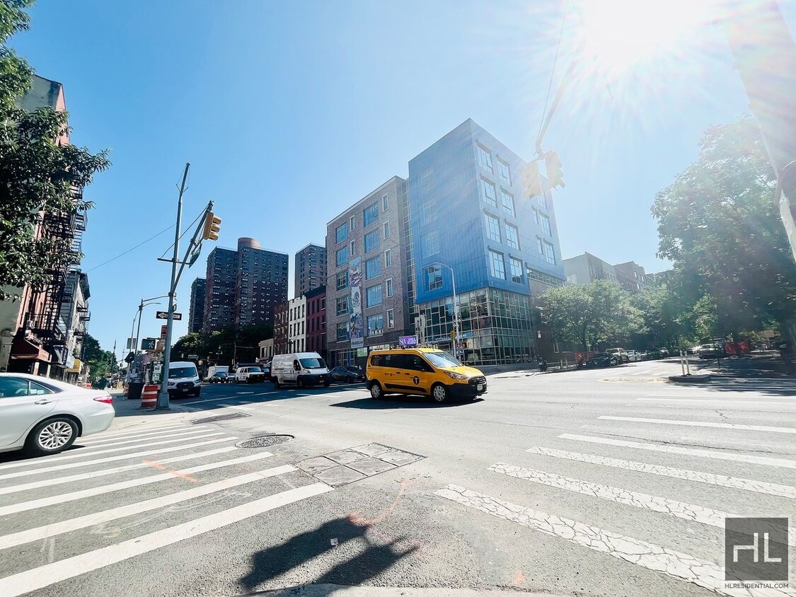 Foto principal - E 105TH ST.